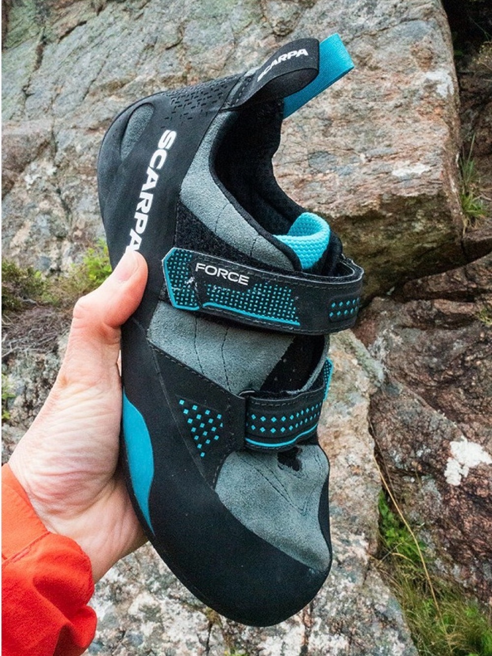 Scarpa Force Unisex Climbing Shoe - Black & Teal women size 9.5, men 8.5